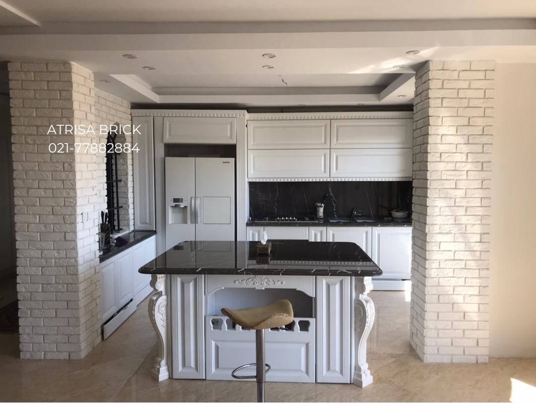 دکوراسیون داخلی آشپزخانه با آجر سفید آتریسا